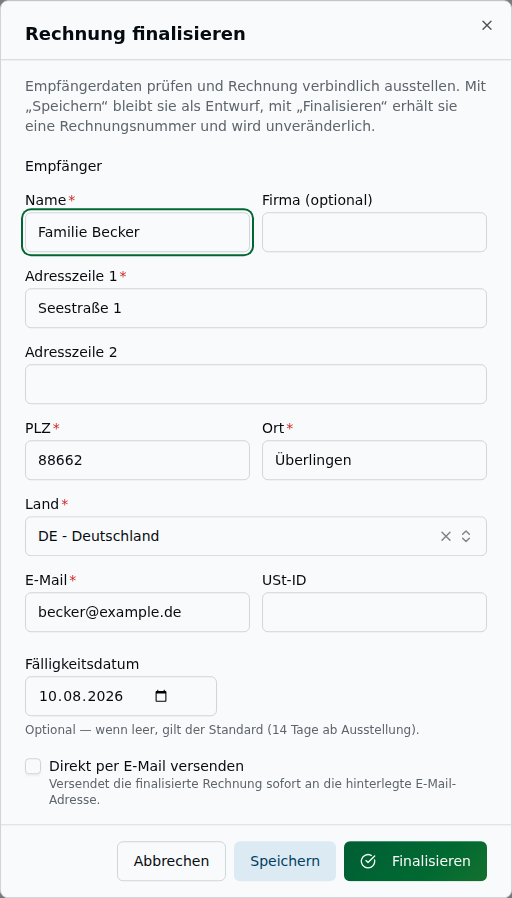 Dialog „Rechnung finalisieren" mit Empfänger-Adressfeldern, Fälligkeitsdatum und Option „Direkt per E-Mail versenden"