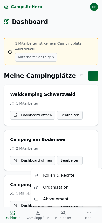 Portal auf dem Smartphone: geöffnetes „Mehr"-Menü über der unteren Leiste mit den Einträgen Rollen & Rechte, Organisation und Abonnement